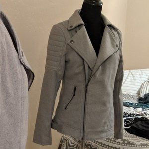 Yoki / Grey Fleece Jacket / EUC!!!